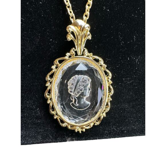 Vintage Intaglio Cameo with a Gold Tone Necklace - Picture 6 of 11